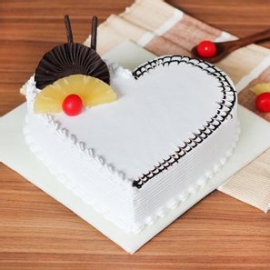 Heart shape vanilla cake 